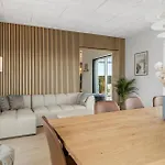 בית נופש Awesome In With Sauna *